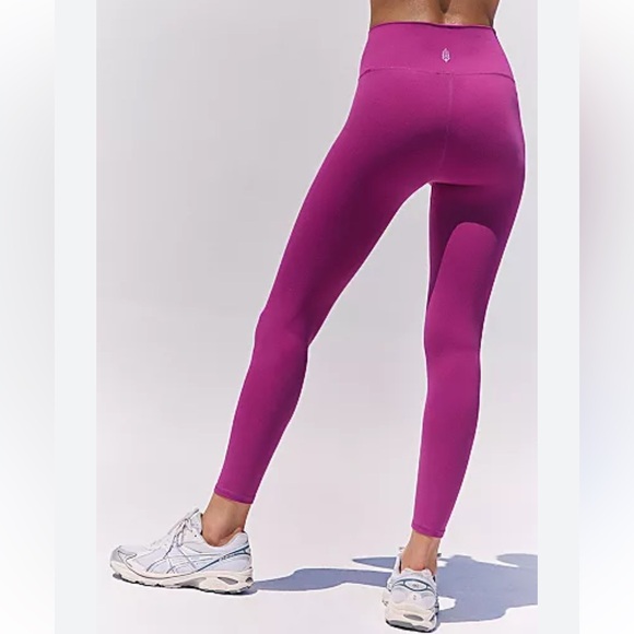 FP Movement by Free People Pants - FP movement Fuchsia leggings - size M/L - like new